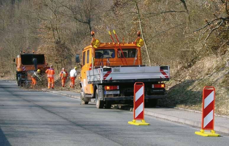 Pojemnik do składowania i transportu tablic KC-770M Wygodny i bezpieczny sposób transportu i składowania 20szt składanych tablic kierujących.