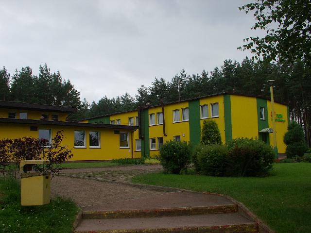 Zarząd zapoznał się z pismem Dyrektora Domu Wczasów Dziecięcych w Wygoninie w zakresie obowiązującej uchwały w sprawie