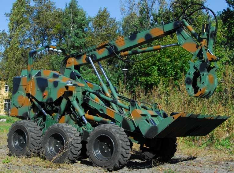 Robot przeznaczony do usuwania niebezpiecznych ładunków wymagał opracowania mobilnego stanowiska zdalnego sterowania.