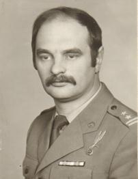 o przysiędze wojskowej zobowiązującej żołnierzy zawodowych do złożenia przysięgi według nowej roty, kadra WKU złożyła przysięgę wojskową na Szandar JW 4808 Gołdap.