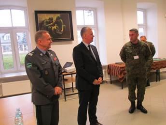 Wicepremier wręczył Wojskowemu Komendantowi Uzupełnień Orła