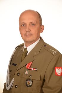 Przez kolejne trzy miesiące WKU w Suwałkach kierowana była przez czasowo pełniącego obowiązki komendanta mjr Arkadiusza Gorzkowskiego.