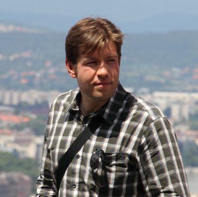 Michał Filipek Ukończył Politechnikę Warszawską na kierunku Informatyka.