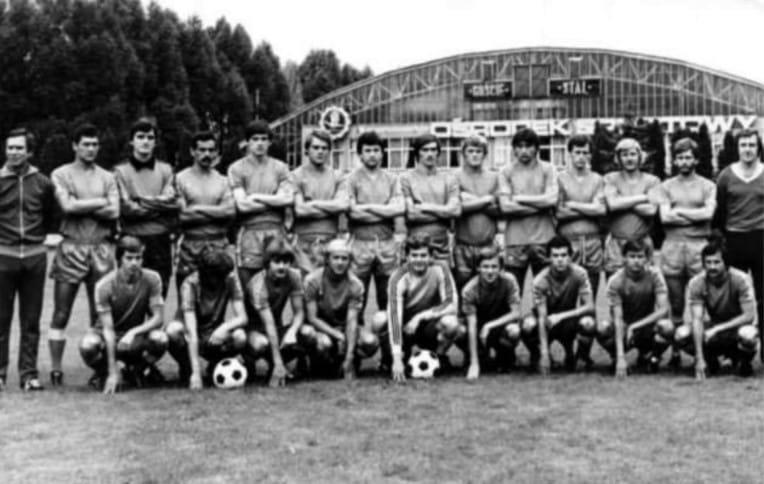 Czasy powojenne W Mielcu istniał ośrodek sportowy, którego wizytówką była