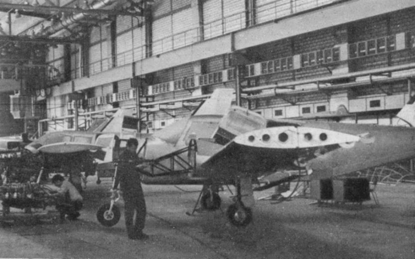 Dwudziestolecie międzywojenne Do września 1939 roku zdołano w niej zbudować w całości sześć Łosi.