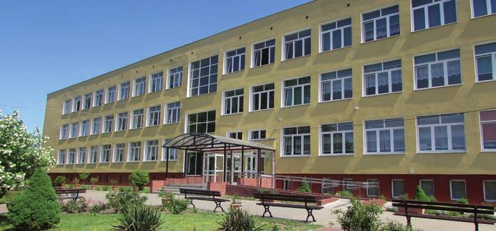 10 Życie Gminy Górowo Iławeckie Nasze szkoły po reformie Dotychczasowa sieć szkół na terenie gminy Górowo Iławeckie zapewniała właściwy dostęp uczniów do publicznych szkół.