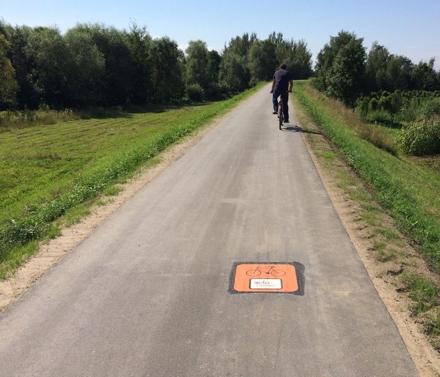 Aktywność Województwa Małopolskiego w 2017r. TURYSTYKA i PROMOCJA Budowa zintegrowanej sieci tras rowerowych w Województwie Małopolskim Działanie 6.