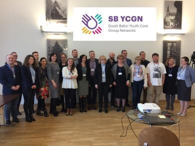 1. GŁÓWNE INFORMACJE O PROJEKCIE Projekt SB YCGN Projekt Sieci Grup Młodzieżowych Południowego Bałtyku został zatwierdzony przez Komitet Monitorujący Programu Interreg Południowy w trakcie obrad,