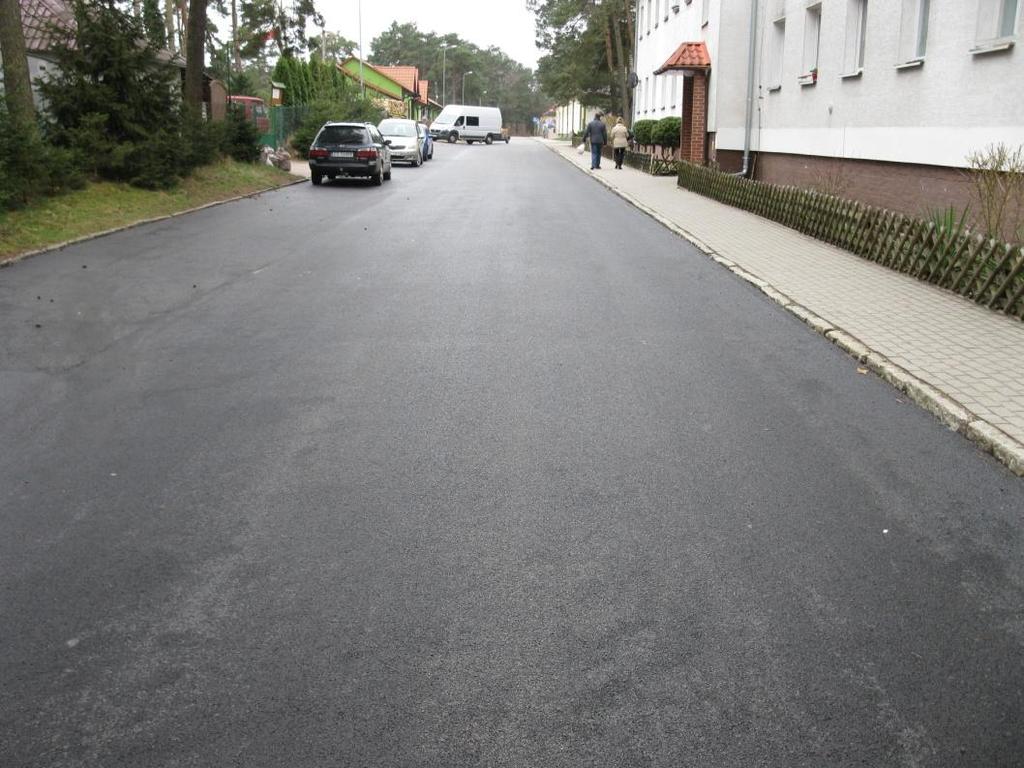 3 cm wraz z oczyszczeniem i skropleniem podłoża emulsją asfaltowej oraz transportem