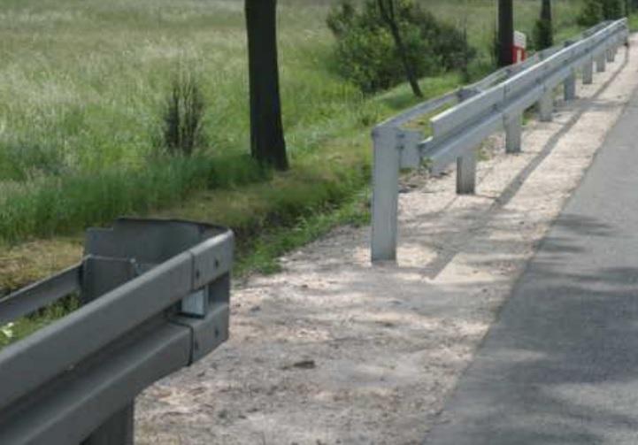 Instalacja powinna być przeprowadzana przez wykfalifikowaną załogę z odpowiednim sprzętem.