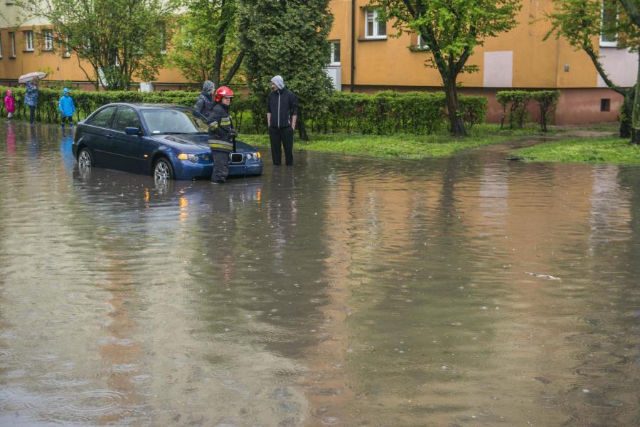 Wrażliwość Radomia co już wiemy? Ulewny deszcz i powódź miejska 4 maj 2017 Zalane ulice, piwnice, posesje.