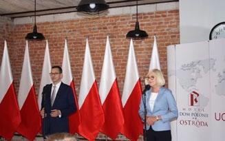 Premier podkreślił, iż jednym z elementów ułatwiającym powroty do Polski są Karty Polaka, dzięki którym nasi rodacy z zagranicy mogą bez problemów osiedlać się w Polsce, a po roku