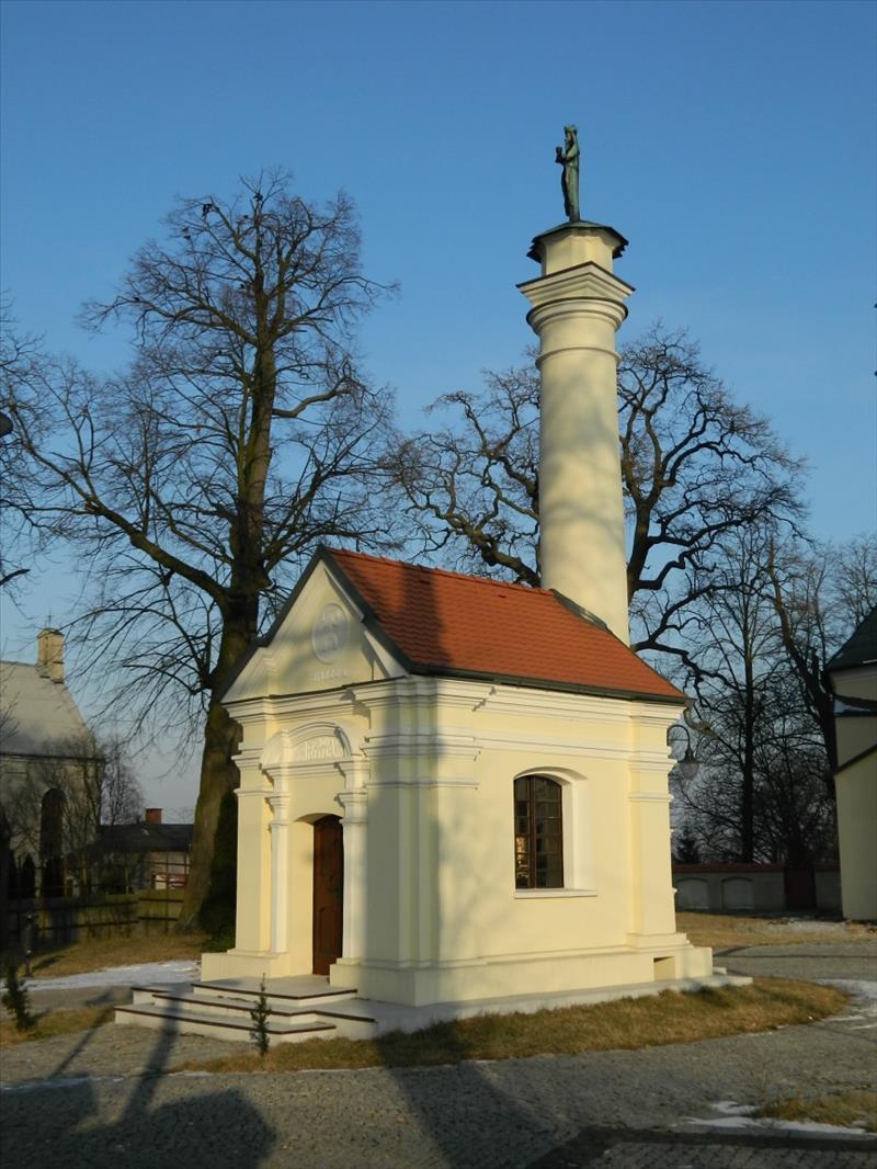 Dziennik Urzędowy Województwa Łódzkiego 48 Poz. 2362 - Klasztor fundowany w 1467 r. przez Gerharda z Brudzewa został wymurowany w stylu gotyckim. Następnie w XVII i XVIII w. silnie zbarokizowany.
