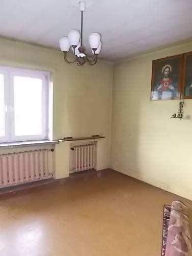 północny/, dwukondygnacyjny, podpiwniczony, murowany w