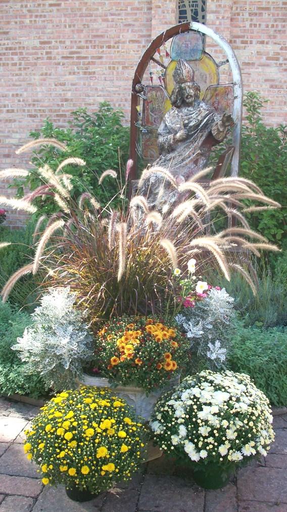 St. OCTOBER 9, 2016 Twenty Eight Sunday in Ordinary Time Thomas Becket MASS TIMES Saturday: 4:30pm Sunday: 9:00am & 12:30pm 7:30am & 10:45am Polish Weekdays: 9:00am Mass: Monday, Tuesday, Wednesday &