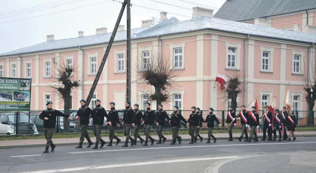 Redakcja zastrzega sobie prawo do skracania artykułów i korespondencji oraz opatrywania ich własnymi tytułami. Artykułów nie zamawianych nie zwracamy.
