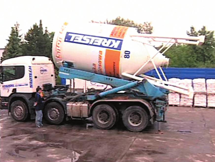 W przypadku niewykorzystania całkowitej zawartości silosu część materiału budowlanego może wrócić do zakładu, a klient zapłaci tylko za rzeczywiście zużytą ilość materiału budowlanego.
