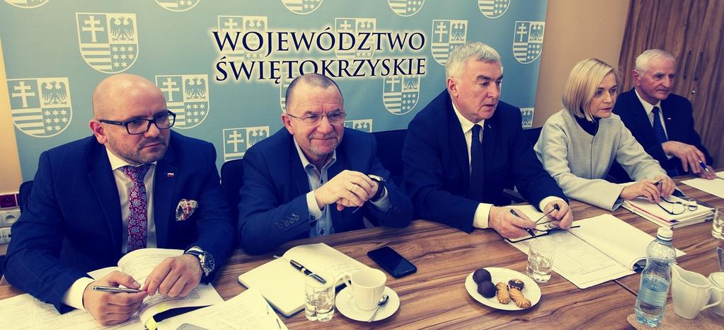 ZARZĄD WOJEWÓDZTWA ŚWIĘTOKRZYSKIEGO 1 29 listopada 2018 ZARZĄD WOJEWÓDZTWA ŚWIĘTOKRZYSKIEGO Andrzej Bętkowski, Marszałek Województwa Świętokrzyskiego Urodził się 28 grudnia 1951r.