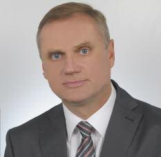 OKRĘG NR 1 1. Ma rek Krysz to fiak jest żo na ty, ma cór kę Mal wi nę i wnucz kę Igę.