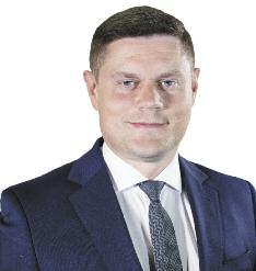 Od 1994 r. pra cu je ja ko na uczy cie li w III Li - ceum Ogól no kształ cą cym im. Ma rii Dą brow skiej w Płoc ku.