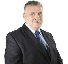 Jest je dy nym spo śród rad nych, któ ry swo ją pra cę na rzecz płoc - czan roz po czął w 1990 ro ku i kon ty nu uje do dzi siaj. 4.