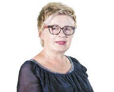 Teresa Świtalska - od dzieciństwa mieszka na osiedlu Wyszogrodzka. Przepracowała 35 lat jako pracownik administracji w szkole.