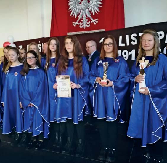 Pierwszą nagrodę otrzymała schola z Gostynina Wyniki konkursu: 1 miejsce schola Mocni w uchu z parafii pw. św.