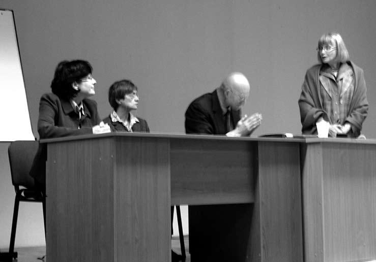 Podpis??? im przed VIII PZF (w załączeniu). Potem w dwu turach głos zabrali sami Dyskutanci. Następnie był czas na zapytania i refleksje publiczności, do których ustosunkowywali się Dyskutanci.