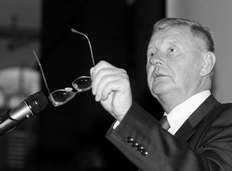 Józef Lipiec: Zjazd krakowski (1987) Panie Przewodniczący! Ekscelencje! Eminencje! Panie i Panowie! V Zjazd Filozoficzny odbył się w 1987 roku.