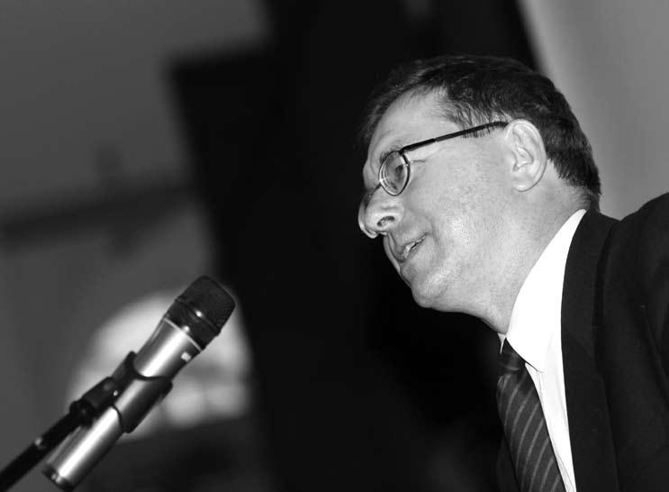 Tadeusz Szubka (fot. Jarosław Zuzga) inicjatywa członka Komitetu Organizacyjno Programowego Zjazdu Profesora Jana Hartmana). Zjazd Szczeciński odbył się w dniach 14 18 września 2004 roku.
