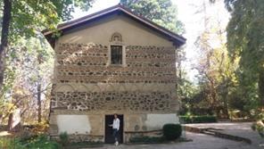 Benkowskiego i Teodora Kableszkowa. Zwiedziliśmy zabytkowy budynek szkoły, która była pierwszą w Bułgarii szkołą, z podziałem na klasy.