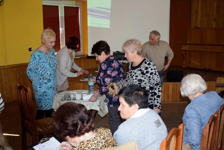 przypadku Metoda podająca z wykorzystaniem prezentacji multimedialnej, dyskusja, omówienie przypadku, instruktaż Metody stosowane w psychoterapii, Skala Jakości Życia E.