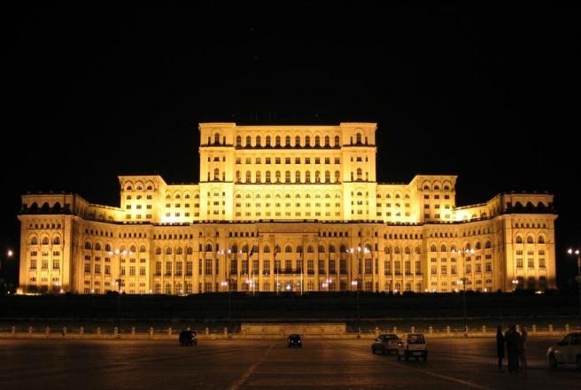 Miejsca, które warto zobaczyć Pałac Parlamentu: w Bukareszcie (stolicy Rumunii).