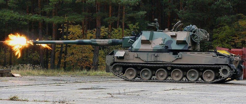 Kwestią otwartą jest praca związana z opracowaniem dla stalowowolskich haubic 155 mm amunicji precyzyjnego rażenia, choć prace prowadzone są poza Dezametem.