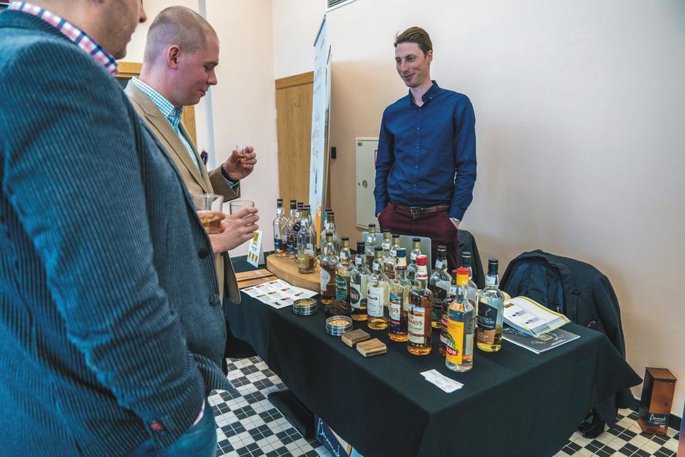 Podczas trwania imprezy, uczestnicy mogli zapoznać się z wieloma smakami whisky, prezentowanymi na