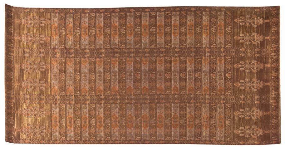 500,- Założenie w roku 1878 przez rodzinę Potockich manufaktury w Buczaczu było odpowiedzią na nostalgię za tradycyjnym szlacheckim strojem, który ostatecznie wyszedł z użycia w XiX w.
