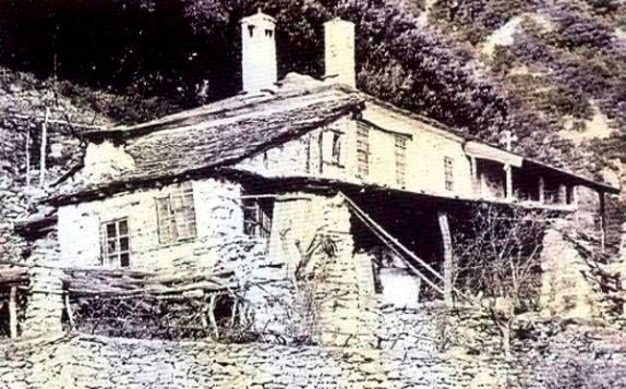 ŚWIĘTY STARZEC PORFIRIUSZ Z KAFSOKALIWII sterze świętego Charalampiusza. Rok później, w 1926 r.