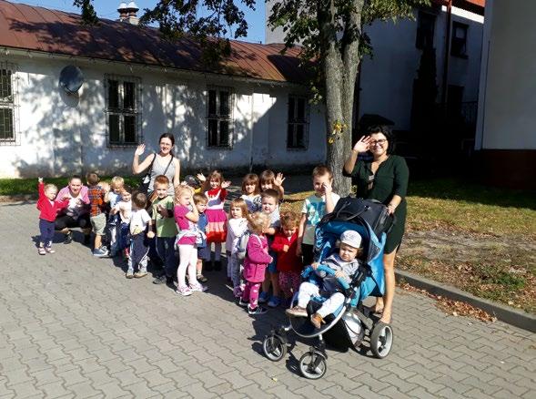 się na sali zabaw Hula Kula.