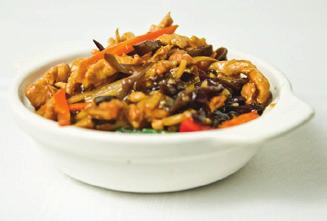 Sizzling plate with three kinds of meat (loin of pork, beef, chicken, MUN mushrooms, onion) 铁板三样肉 Cesarski kociołek trzech