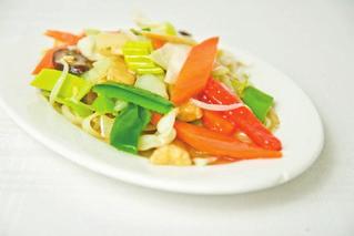 pepper, leek, onion, Chinese mushrooms, champignons, bamboo shoots, soya shoots, white cabbage) 猪肉杂菜 Warzywa z
