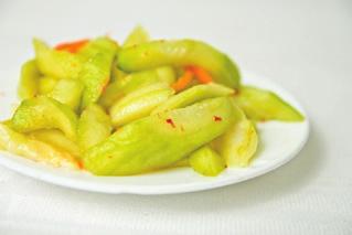 szafranem 3,50 Cabbage salad with saffron 100 g 糖醋卷心菜 Surówka z