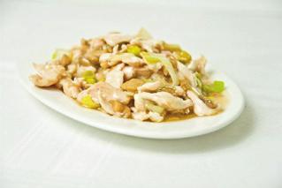 szparagami (grzyby chińskie, por, cebula) (szparagi) with Chinese mushrooms with
