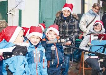 Breindl pochadźa ze zapadočěskeho města Ostrov, studowaše žurnalistiku w Brnje a pedagogiku w Ústí nad Labem.