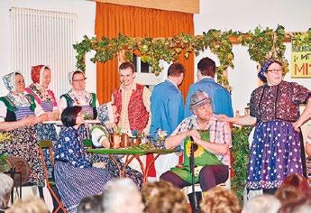 Nowy wučer čěšćiny Nałožki narodne drasty tradicije Z połnej paru přihotuja čłonojo Serbskeho folklorneho ansambla Slepo 24. zarjadowanje we woblubowanym rjedźe Nałožki narodne drasty tradicije.
