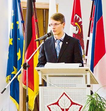 Z ORGANIZACIJE Myto Domowiny za dorost spožči so Michałej Donatej z Chrósćic a redakciji młodźinskeho magacina Bubak pola RBB w Choćebuzu: Michał Donat hraje