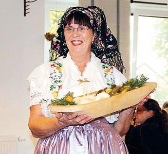 ZE ŽUPOW A TOWARSTWOW Ekskursija Zwjazka za serbski kulturny turizm do Błótow We wobłuku lětušeje ekskursije Zwjazka za serbski kulturny turizm z. t. wuleći sej 25 čłonow a partnerow towarstwa kónc septembra do Lědow, Lubina a Slopišća.