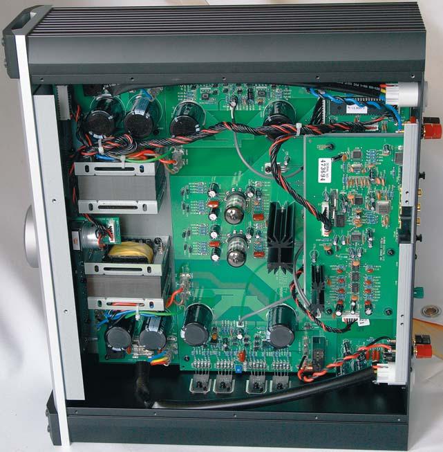 Na dru gim krań cu mie rzo ne go pasma uda je się do brnąć do 100 khz przy spad ku 3 db (rys.1). Po wy żej pu ła pu 90 db (rys.
