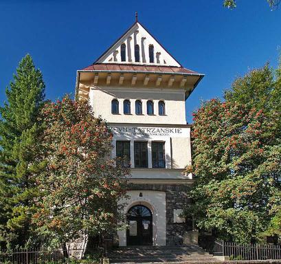 10 atrakcji Zakopanego 5. Muzeum Tatrzańskie w Zakopanem Muzeum Tatrzańskie im. Dr Tytusa Chałubińskiego w Zakopanem istnieje od 1889 r.