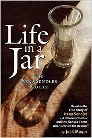 Projekt Życie w słoiku W 1999 roku grupa amerykańskich uczennic z Kansas pod przewodnictwem nauczyciela Normana Conarda, przygotowała na podstawie biografii Ireny Sendlerowej spektakl zatytułowany