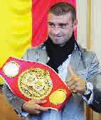 ro Lucian Bute și-a pierdut centura de campion mondial IBF la categoria supermijlocie după ce a fost învins de Carl Cobra Froch în runda a cincea, printr-un KO care a uimit presa internațională. 9.